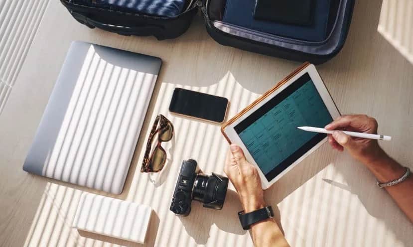 Zarobki w biurze podróży: 6096 zł brutto to dopiero początek!